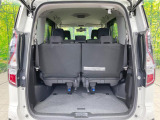 普段のお買い物や通勤、送迎等に十分な荷室スペースを確保しております。セカンドシートを倒すと、大きな荷物の積載も可能です♪