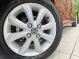 【純正14インチアルミホイール】外観にマッチした純正アルミホイールを装着しております。各種社外アルミホイールや、スタッドレスタイヤも取扱いしております。是非ご相談ください♪