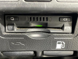 【ETC】有料道路を利用する際に料金所で停止することなく通過できる、ETC車載器(ノンストップ自動料金収受システム機器)が装備されています。セットアップを行うことで利用可能になります。