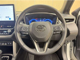 ステアリングスイッチ搭載!手を離さずに手元のスイッチでさまざまな操作が可能。運転中、視線をそらさなくても操作ができて安全です!