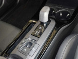 電動パーキングブレーキ・ブレーキホールドを装備してます。ホールド機能は信号待ちが多い一般道で疲労軽減になり、大好評です!