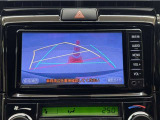 バックガイドモニター付きです。車の後方に小型カメラが付いており、バックする際の後方の様子をモニター上に表示します。