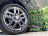 【純正15インチアルミホイール】外観にマッチした純正アルミホイールを装着しております。各種社外アルミホイールや、スタッドレスタイヤも取扱いしております。是非ご相談ください♪