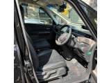 運転席シートは使用感も比較的少なく、破れや大きなヘタリはございません。清掃済みで気持ちよくお乗りいただけます。