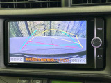 【バックカメラ】駐車時に後方がリアルタイム映像で確認できます。大型商業施設や立体駐車場での駐車時や、夜間のバック時に大活躍!運転スキルに関わらず、今や必須となった装備のひとつです!