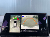 【アラウンドビューモニター】このように真上から見下ろしたような映像が映し出されるため駐車やバックが苦手な方でも安心して行うことが可能となります★