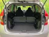 普段のお買い物や通勤、送迎等に十分な荷室スペースを確保しております。セカンドシートを倒すと、大きな荷物の積載も可能です♪