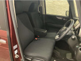 シートヒーター装備付き車!!座席に埋め込まれた電熱線によりシートを暖めることが出来る装備で、温められたシートは、寒い冬には最適です!!