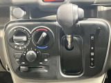 【マニュアルエアコン】ダイヤルまわして簡単に温度調整が可能!車内も快適★