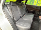 後部座席も気になるようなキズ・汚れやへたり等、大きなダメージはなく、良好な状態です。