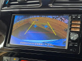 【バックカメラ】駐車時に後方がリアルタイム映像で確認できます。大型商業施設や立体駐車場での駐車時や、夜間のバック時に大活躍!