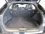 広々としたラゲージスペースを備えています。大きなものや長さのある荷物もしっかりと積み込めます。