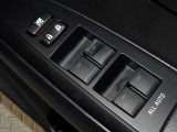 電動格納式ドアミラー・パワーウインドウを装備しています。