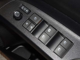 電動格納式ドアミラー・パワーウインドウを装備しています。