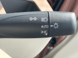 【オートライトシステム】夕方暗くなってきても自動でライトを点けてくれるから運転に集中できますね♪高速道路等トンネルが多い所でも気にせずに走ることができますよ!!