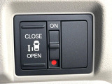 【パワースライドドア】スマートキーや運転席のスイッチでスライドドアの開閉が可能♪電動だから力を入れてドアを開ける必要が無く、小さいお子様でも、重い荷物を持っている時もラクに開け閉めできます♪
