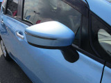 電動格納ドアミラーです。サイドバイザーも付いています!
