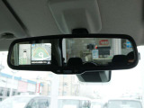 ルームミラーの片隅にアラウンドビューモニターの映像が映しだされます♪