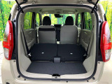 普段のお買い物や通勤、送迎等に十分な荷室スペースを確保しております。セカンドシートを倒すと、大きな荷物の積載も可能です♪