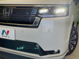 【LEDヘッドライト】悪天候や夜間走行時も良好な視界を確保し安心して運転できる高輝度LEDヘッドライトを装備!点灯速度が早く、消費電力も抑えられています。