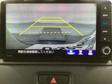 バックでの車庫入れも安心です! リアカメラが付いているバックモニター付のナビを装備しております。操作線もついており距離感も画面から確認できます。