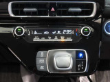オートエアコンで快適な室内です。