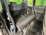 後部座席も気になるようなキズ・汚れやへたり等、大きなダメージはなく、良好な状態です。