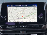 純正ナビ装備。9インチ大画面で操作もしやすく、カメラ映像も見やすいですよ♪