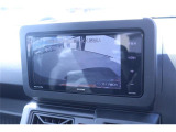 バックモニター付ですので、車庫入れも駐車もラクラクです。