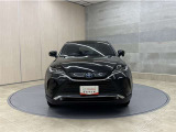 お車購入のポイントとなるフロントマスクです。上質で迫力あるデザインですね☆☆