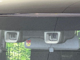 【三菱e-Assist】走行中に前方の車両等を認識し、衝突しそうな時は警報とブレーキで衝突回避と被害軽減をアシスト。より安全にドライブをお楽しみいただけます。