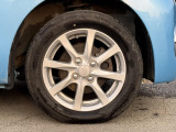 【14インチアルミホイール】外観にマッチしたアルミホイールを装着しております。各種アルミホイールや、スタッドレスタイヤも取扱いしております。是非ご相談ください♪