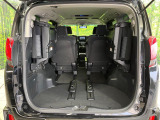 後席を格納すると、これだけの広さが!シーンに合わせたシートアレンジで、大きな荷物も積むことが出来ます♪