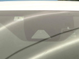 【プリクラッシュセーフティ】前方の車両等を検知し、衝突しそうな時は警報で注意を促し、ブレーキを踏む力をサポート。ブレーキを踏めなかった場合は衝突被害軽減ブレーキが作動、衝突回避をサポートします。