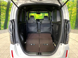 普段のお買い物や通勤、送迎等に十分な荷室スペースを確保しております。セカンドシートを倒すと、大きな荷物の積載も可能です♪