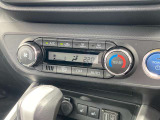 オートエアコンです!ボタンでの簡単な操作で室内を快適な温度にしてくれますので、夏場や冬場でも快適なドライブができます!