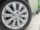 【純正14インチアルミホイール】外観にマッチした純正アルミホイールを装着しております。各種社外アルミホイールや、スタッドレスタイヤも取扱いしております。是非ご相談ください♪