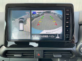 車を真上から見下ろしているかのように周囲の状況を把握して安心して駐車が行えるアラウンドビューモニターが付いています