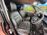 運転席シート廻りは使用感も少なく、良好な状態となっています。丁寧に使われていたことがよくわかりますね。