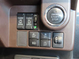 運転席からも操作できる両側パワースライドドア付きです。
