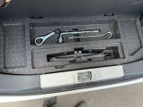 ジャッキ、工具類。