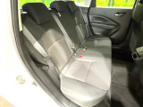 後部座席も気になるようなキズ・汚れやへたり等、大きなダメージはなく、良好な状態です。