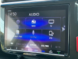 純正9インチインターナビ付きでフルセグ・DVD再生・Bluetoothなど付いてとても便利な車両です♪