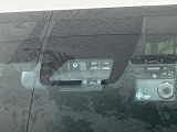 【トヨタセーフティセンス】走行中に前方の車両等を認識し、衝突しそうな時は警報とブレーキで衝突回避と被害軽減をアシスト。より安全にドライブをお楽しみいただけます。