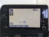 純正ナビを装備。タッチパネル式で使いやすく、お出かけもラクラクです。