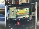 パノラミックビューモニター付きです。車両を上から見たような映像をディスプレイオーディオ画面に表示。運転席からの目視だけでは見にくい、車両周辺の状況をリアルタイムでしっかり確認できます。