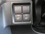 運転席と助手席には寒い時にうれしいシートヒーターが装備されてます。