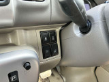 運転席にはシートヒーターを完備しております。