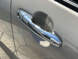 スマート機能付き運転席ドアハンドルです!!左側も同様です♪