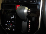 インパネシフトのオートマチックトランスミッションです。